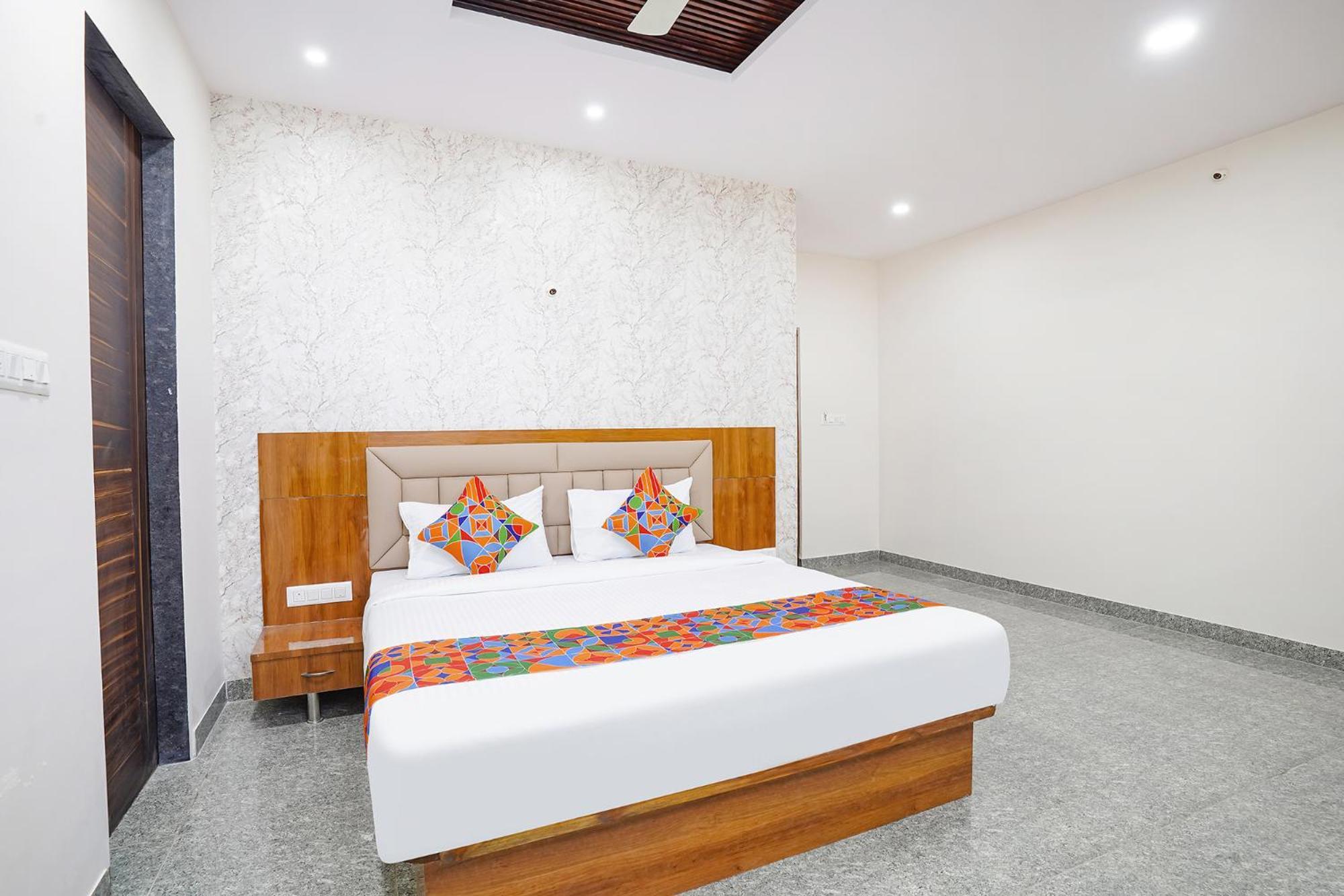 Fabhotel Platinum Palace - Nr Magadi Main Road بنغالور المظهر الخارجي الصورة