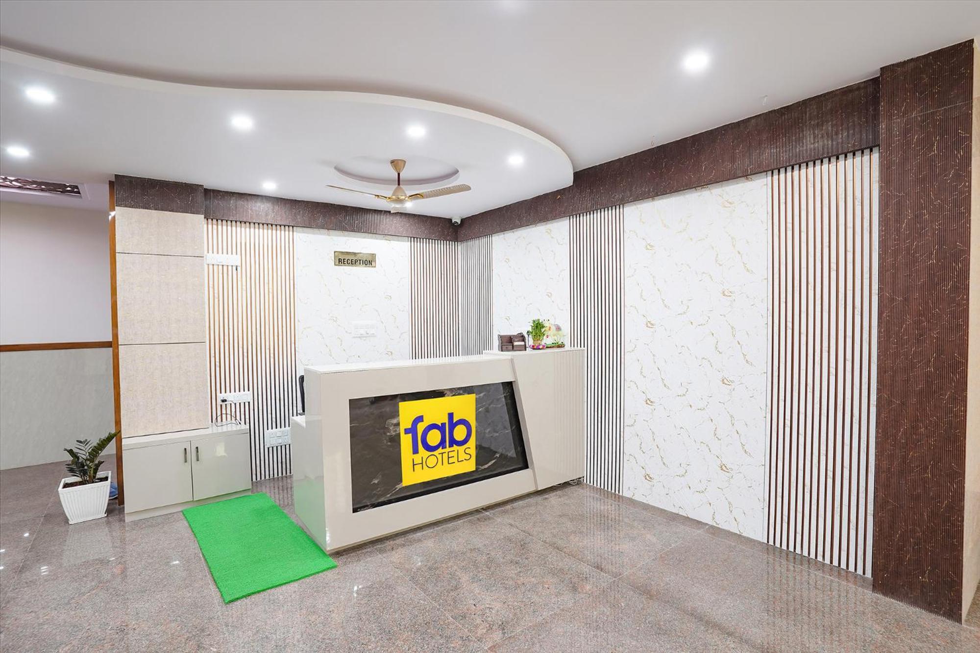 Fabhotel Platinum Palace - Nr Magadi Main Road بنغالور المظهر الخارجي الصورة
