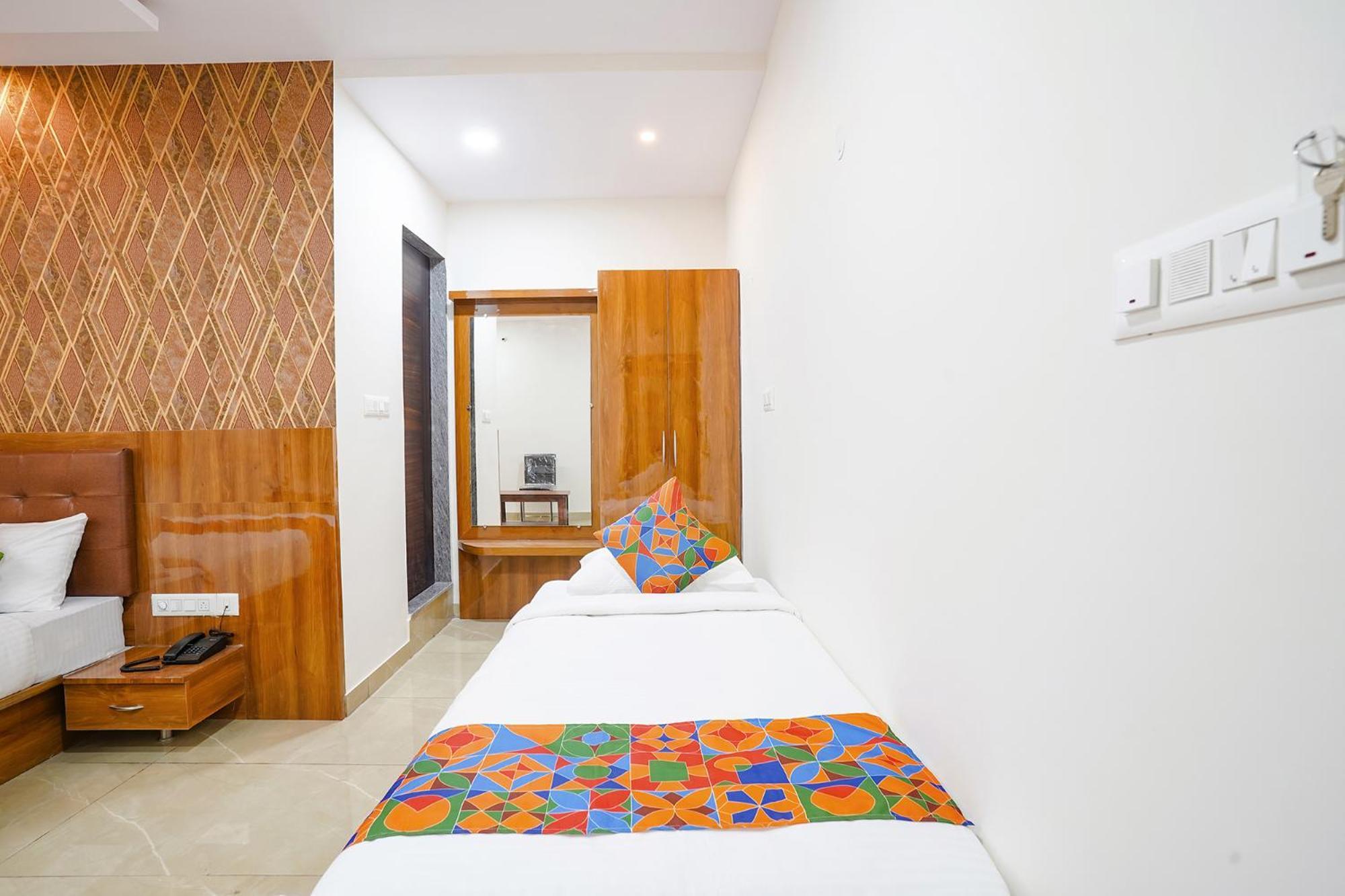 Fabhotel Platinum Palace - Nr Magadi Main Road بنغالور المظهر الخارجي الصورة